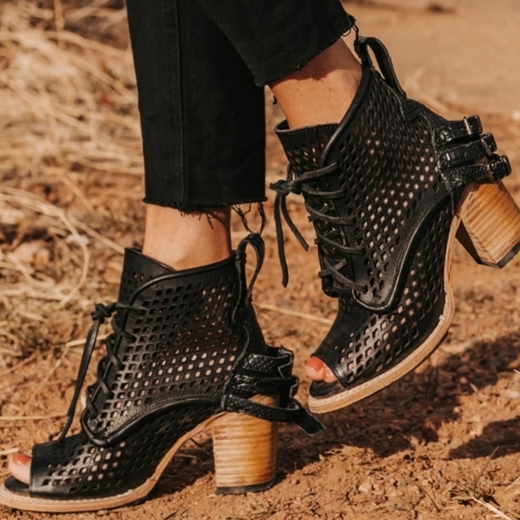 Freebird Black Benni Size 6